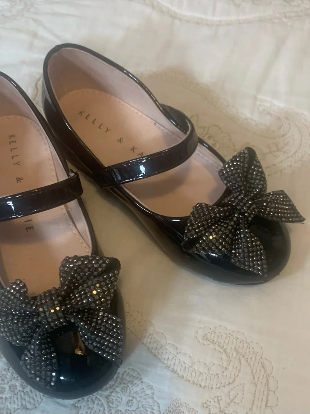Kelly & Katie classic black