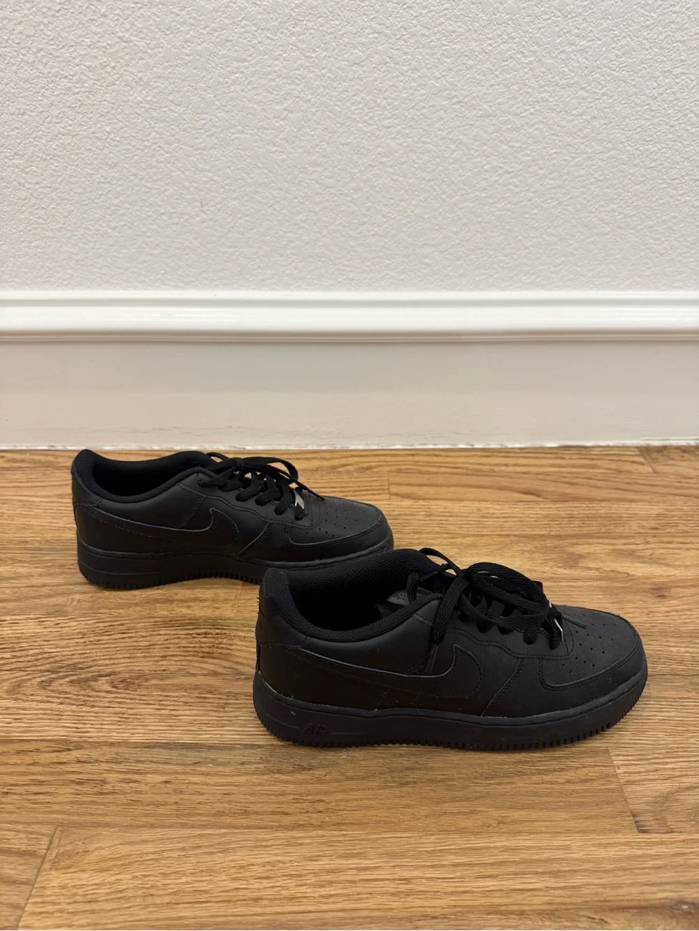 Nike Kids Black Low-Top Sneakers