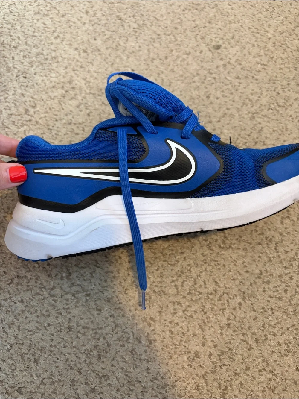Nike cosmic final runner