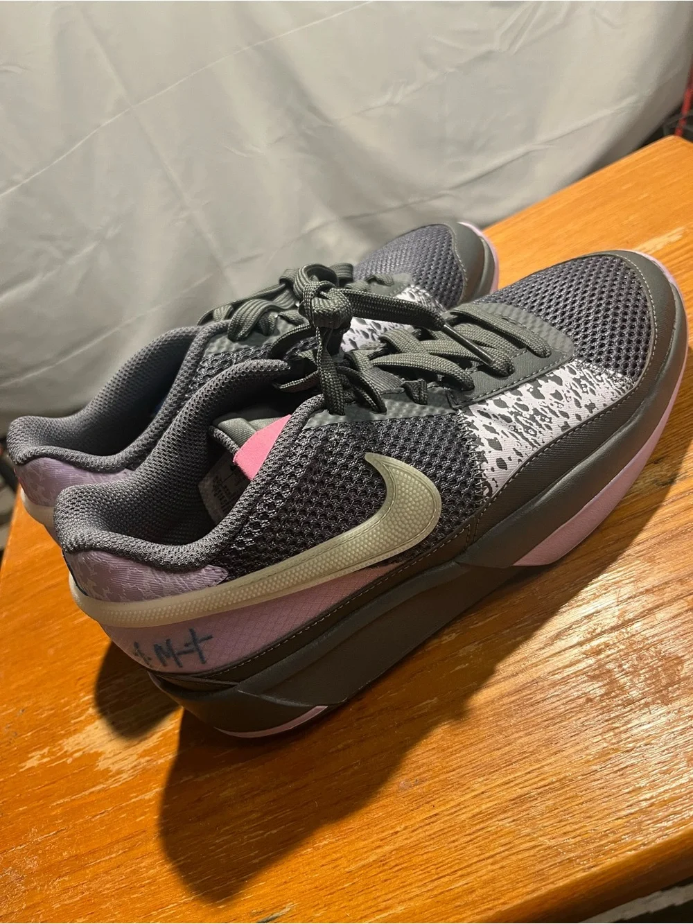 Nike Boys Ja 1 'Personal Touch' signature mismatched colors basketball shoe 5.5Y