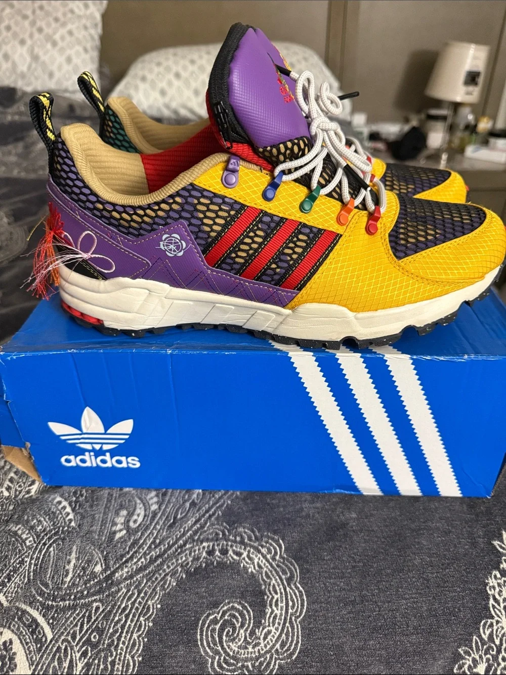 adidas eye catching