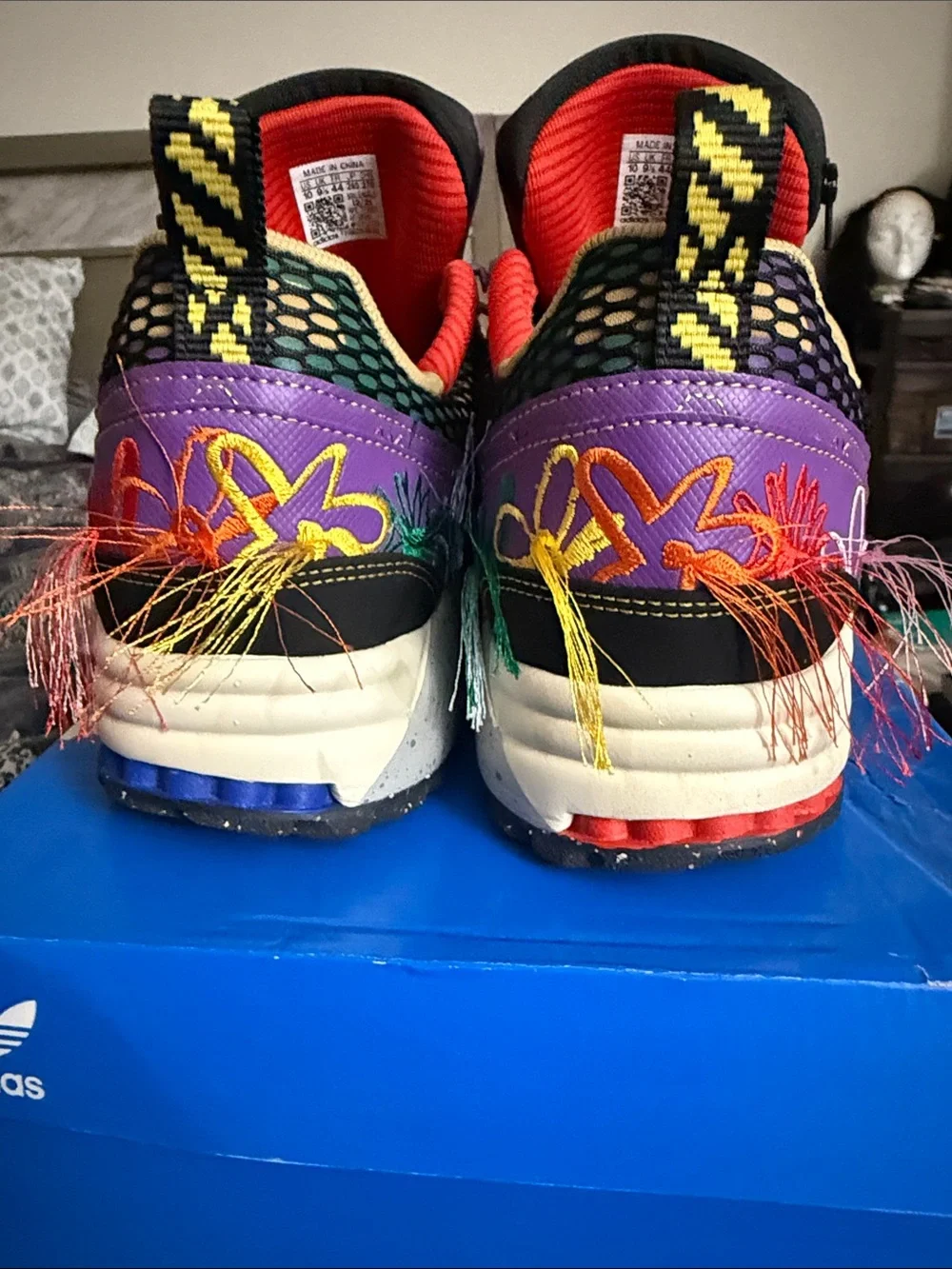 adidas eye catching