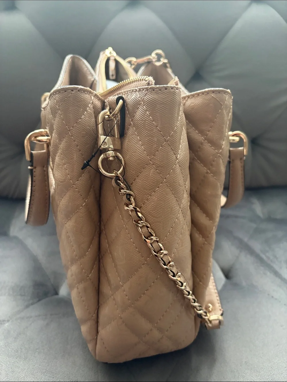 Guess elegant satchel