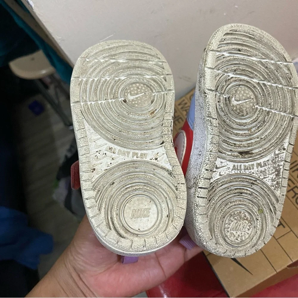 Nike bright kids