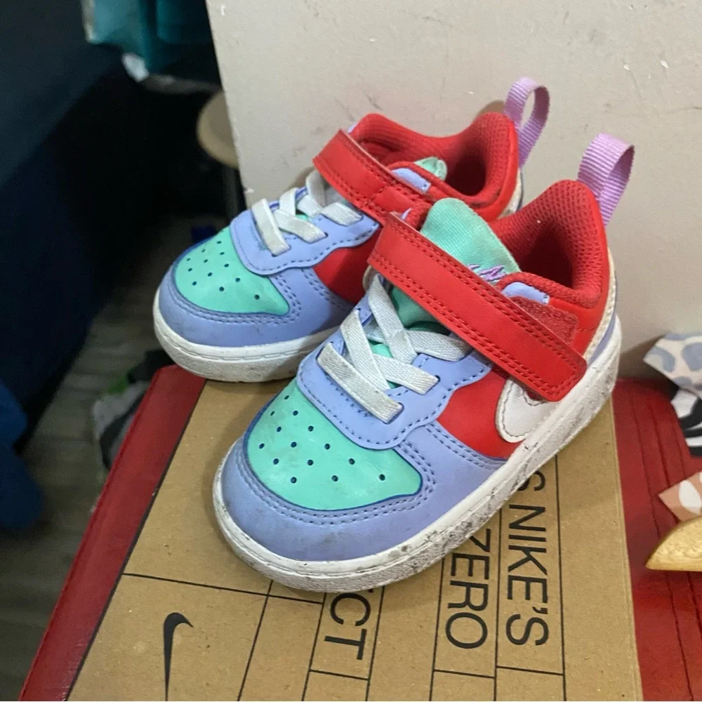Nike bright kids