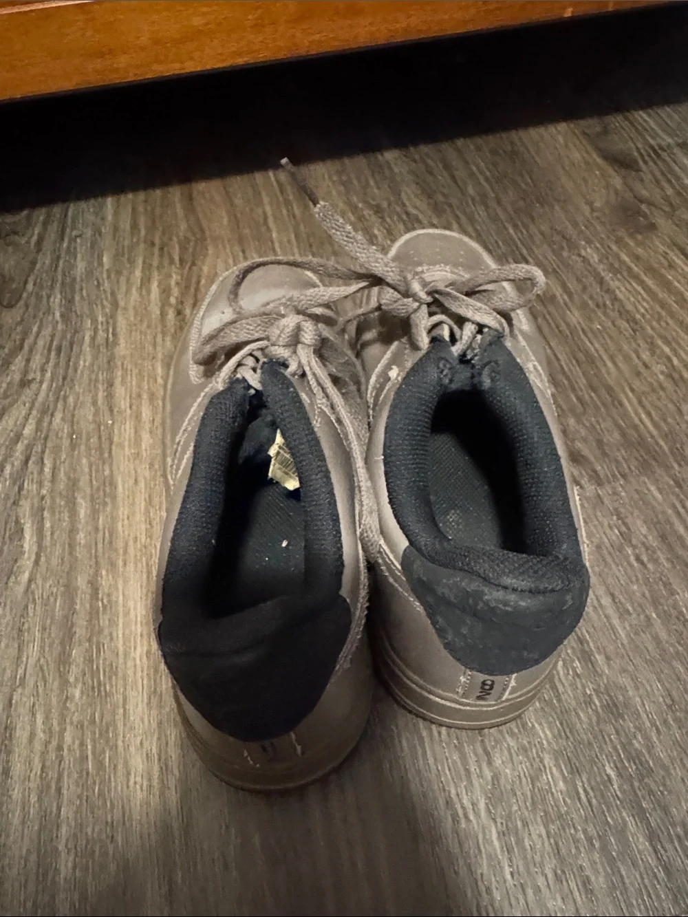 Nike low profile