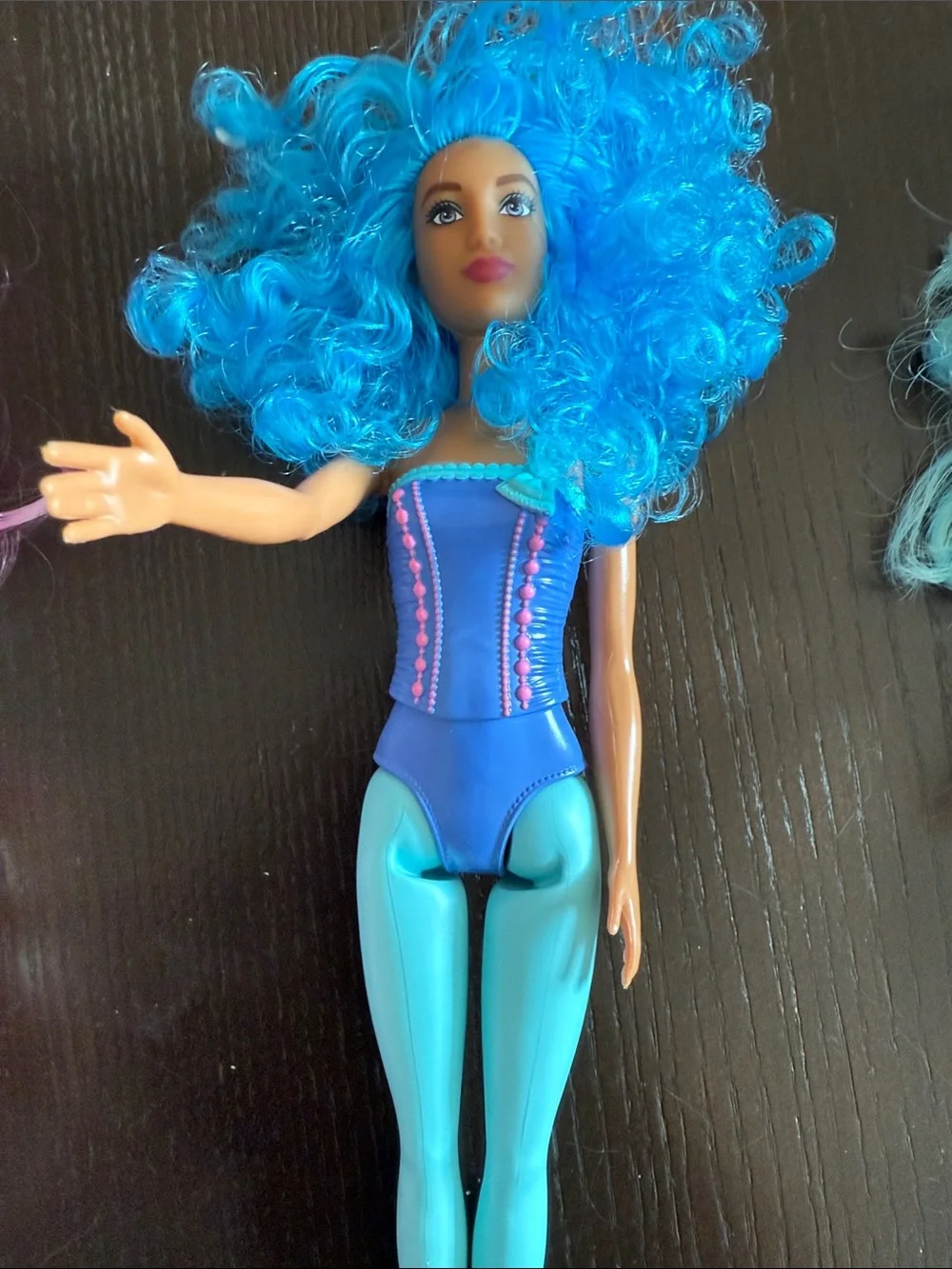 Barbie five dolls