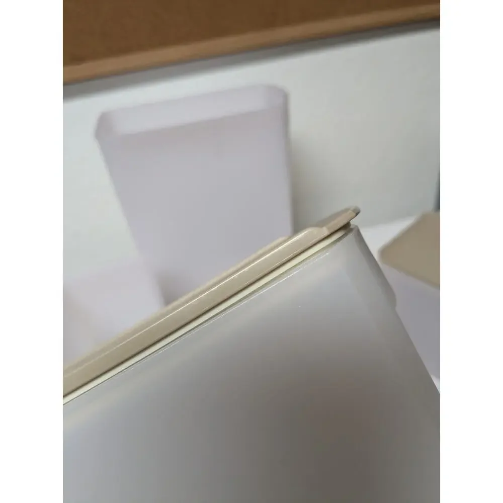 Tupperware good corners