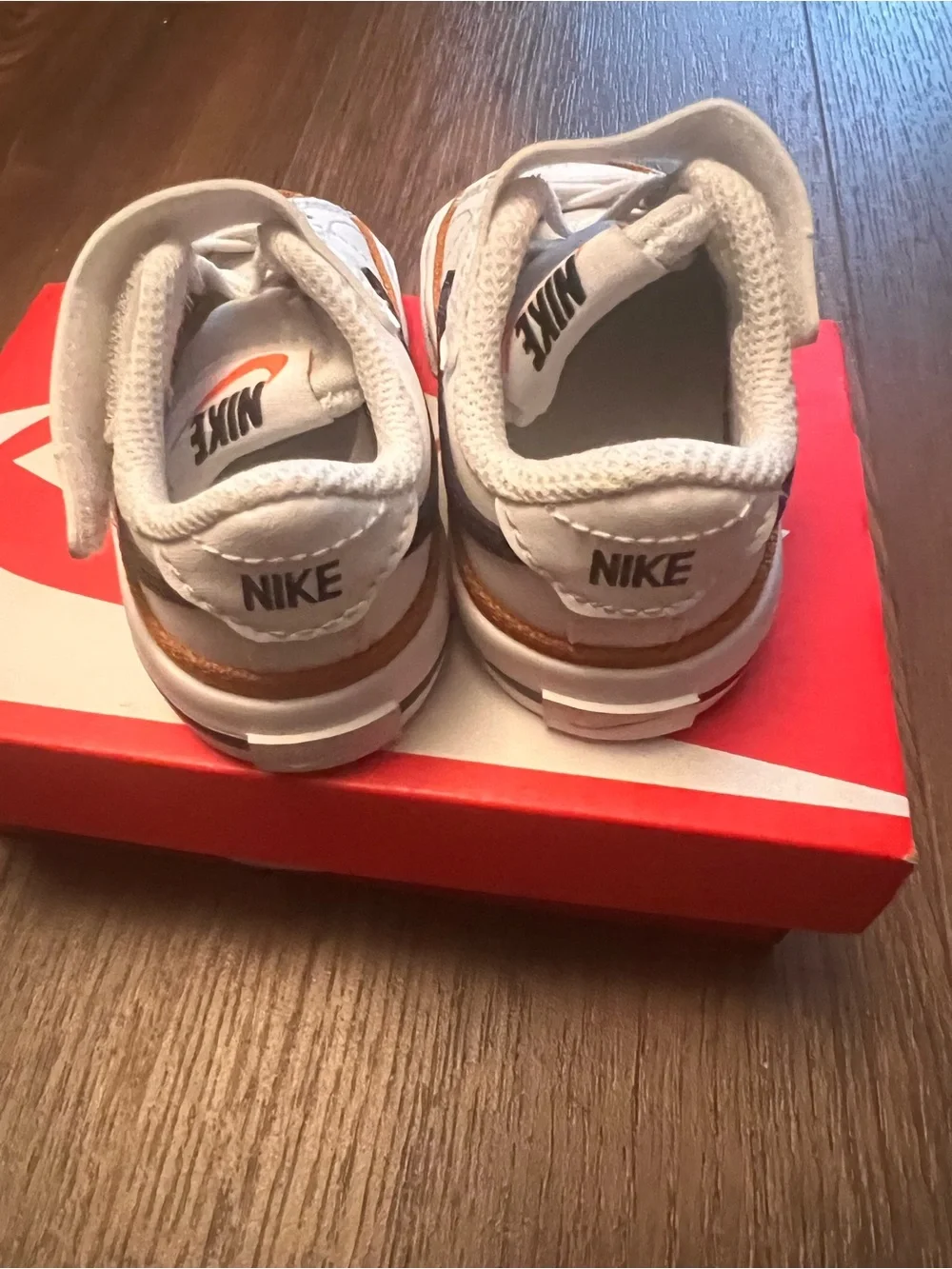 Nike classic low