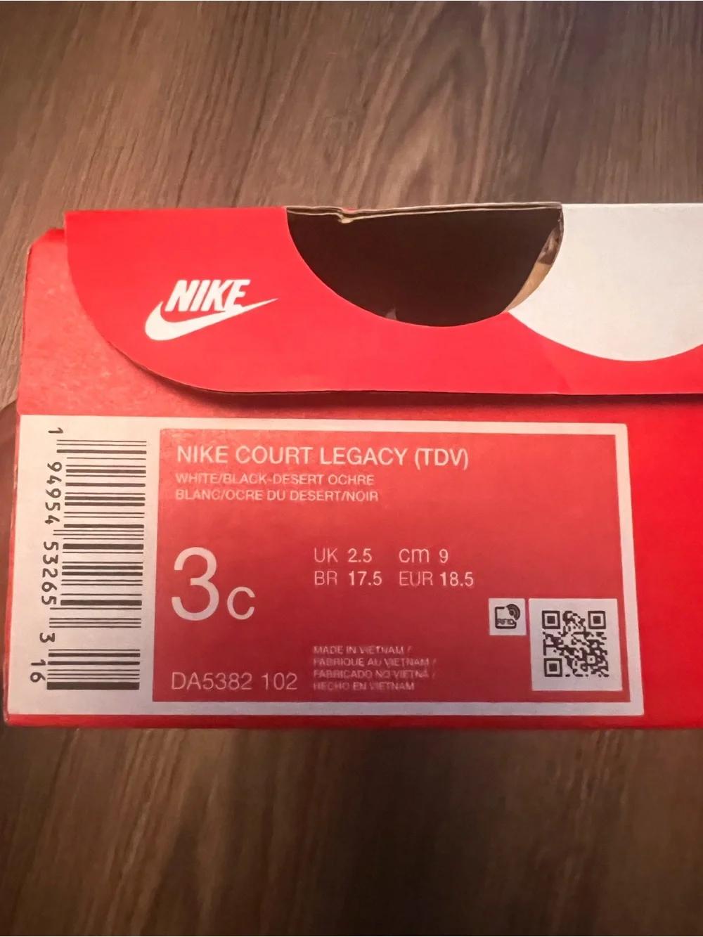 Nike classic low