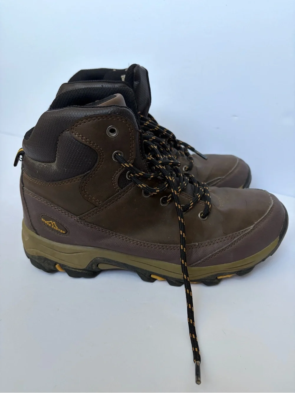 N/A boy’s hiking