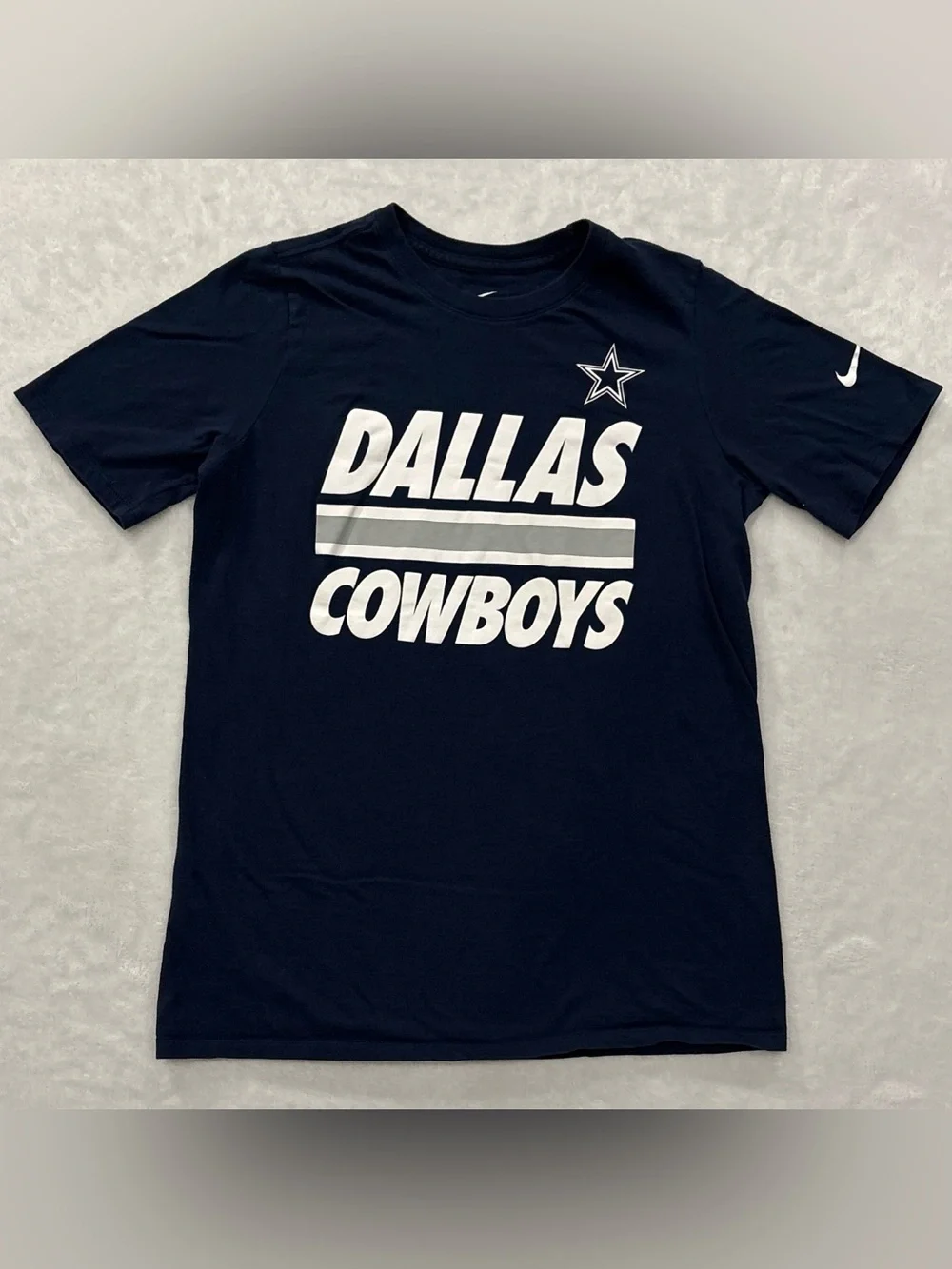 The Nike Tee Athletic Cut NFL Dallas Cowboys Blue Graphic T-Shirt Youth Size XL