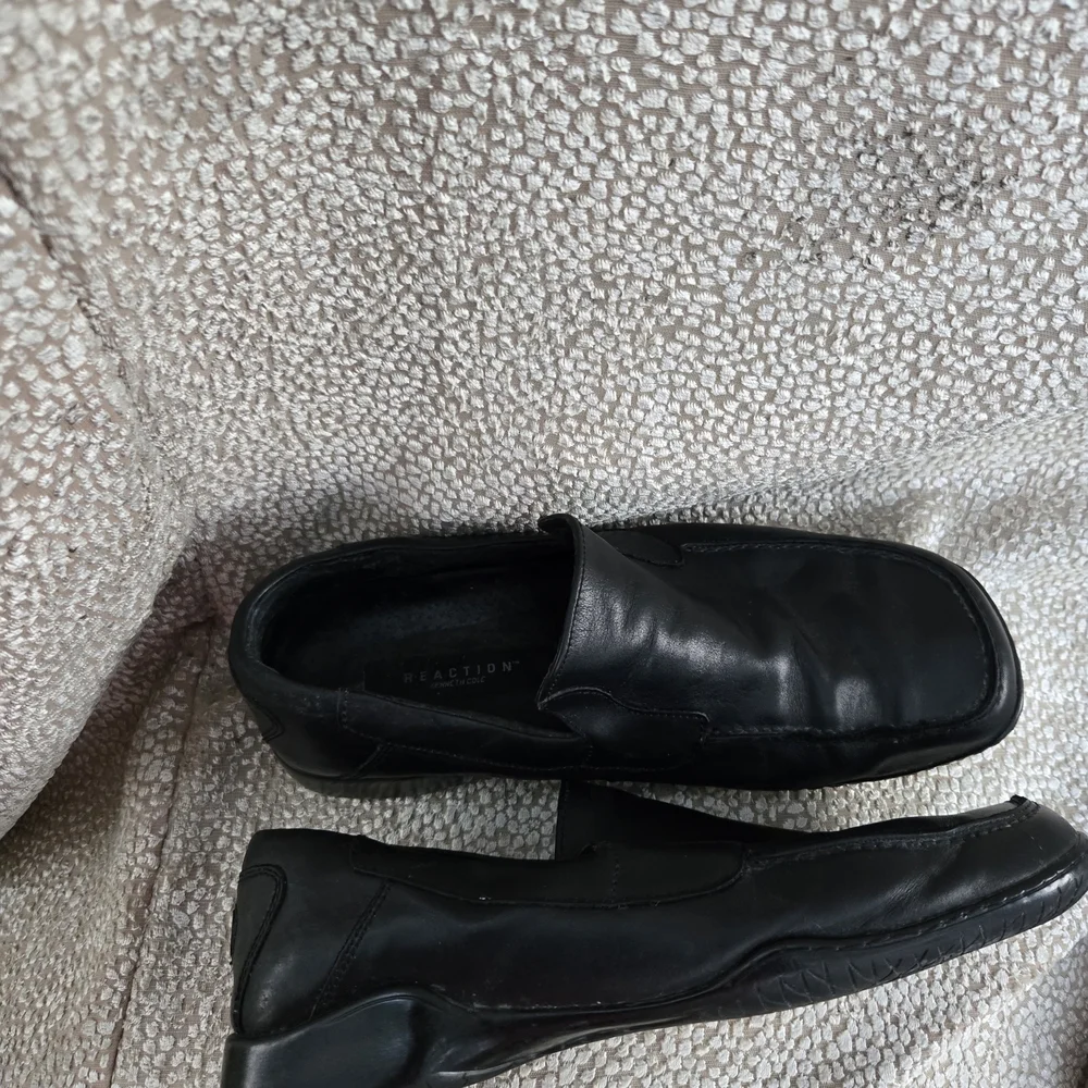 Reaction Kenneth Cole Black Leather Oxfords