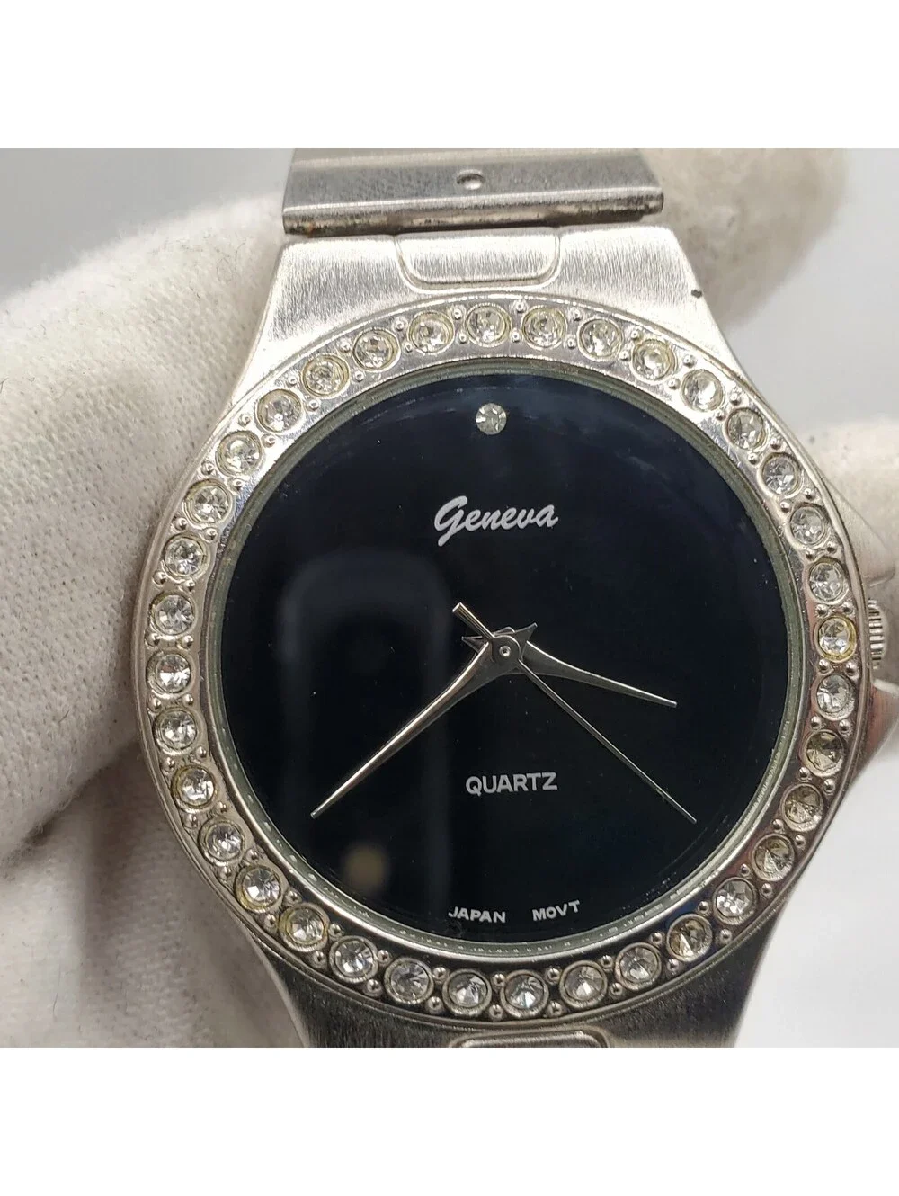 Geneva Watch Women 33mm Black Dial Rhinestone Bezel Silver Tone New Battery