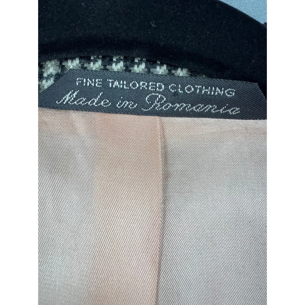 Citta Uomo ships from