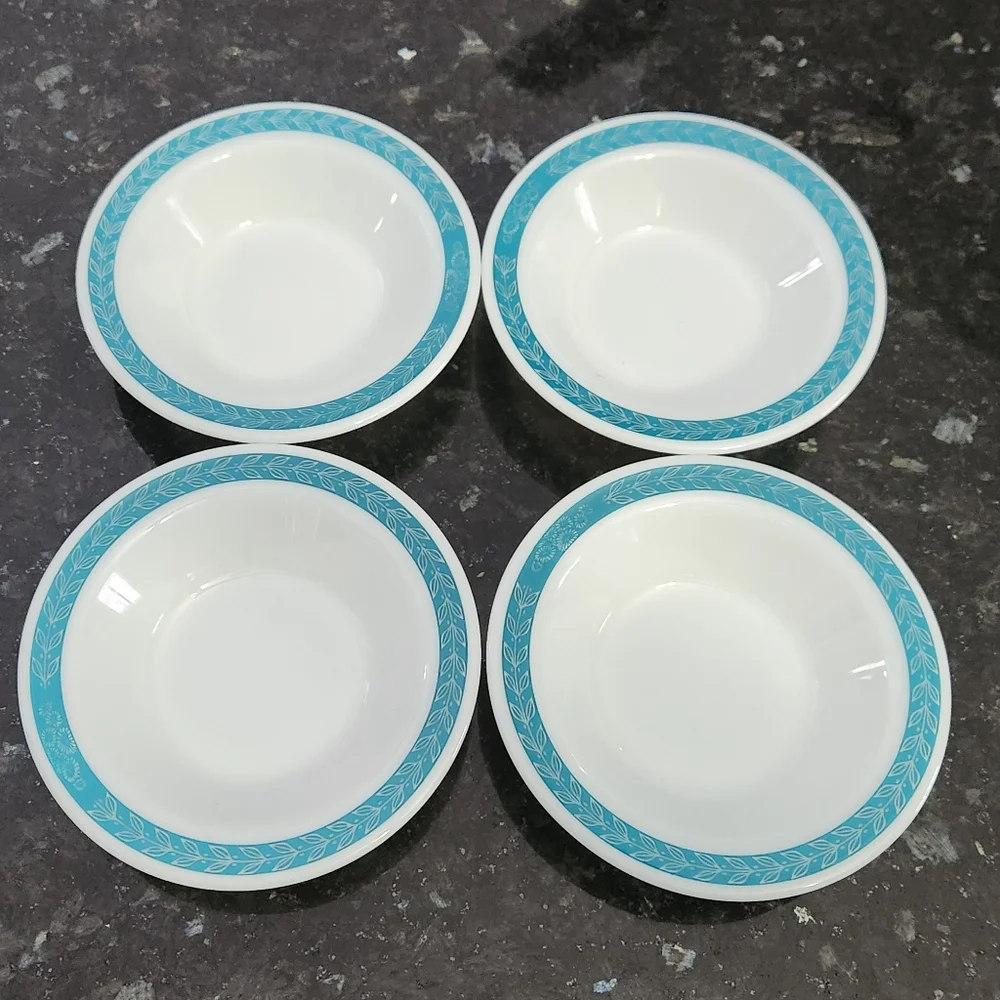 Pyrex cereal stripe dinnerware