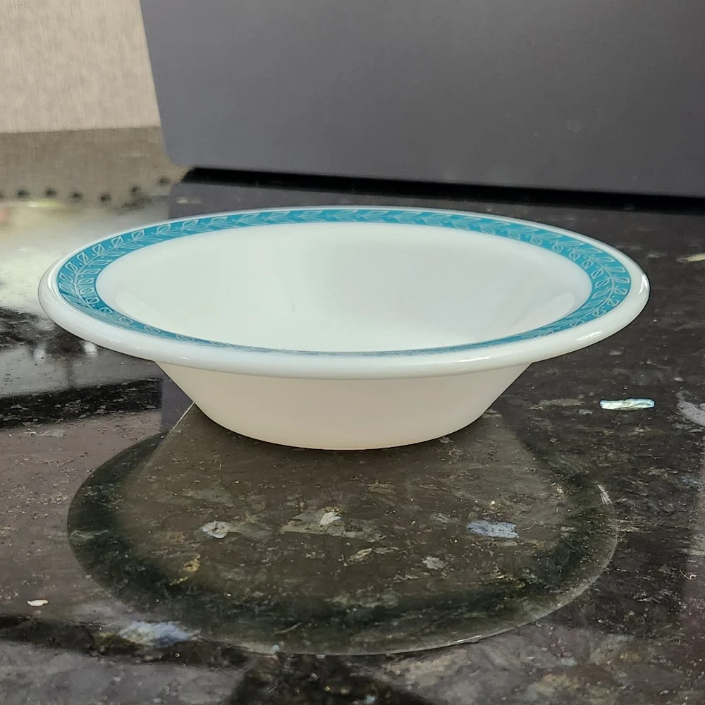 Pyrex table around pattern