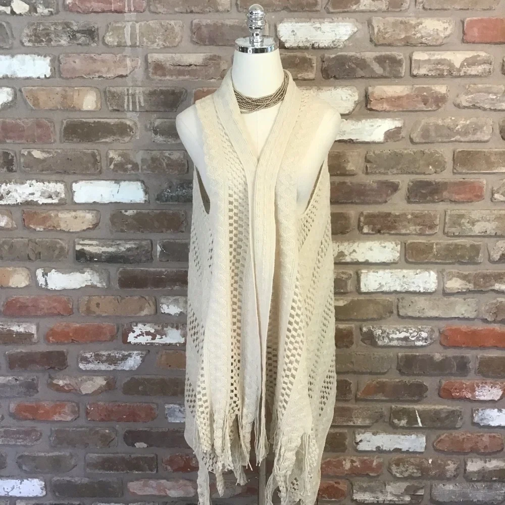 LAVA ACCESSORIES Women's Crochet Cream Fringe Boho Vest Scarf 2-n-1 NEW