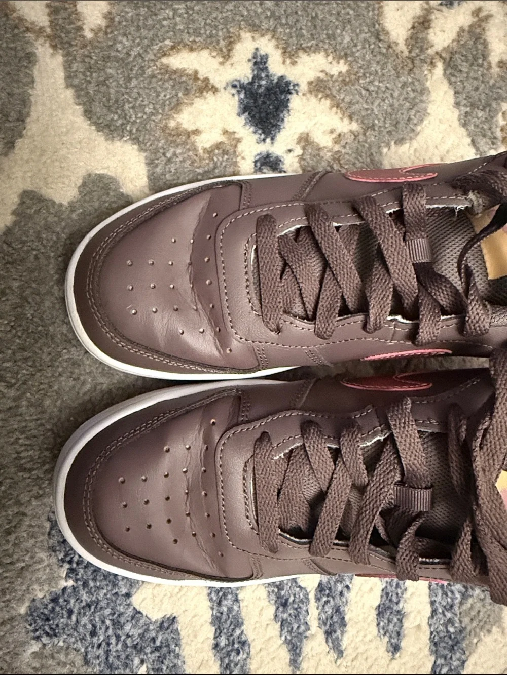 Nike stylish low