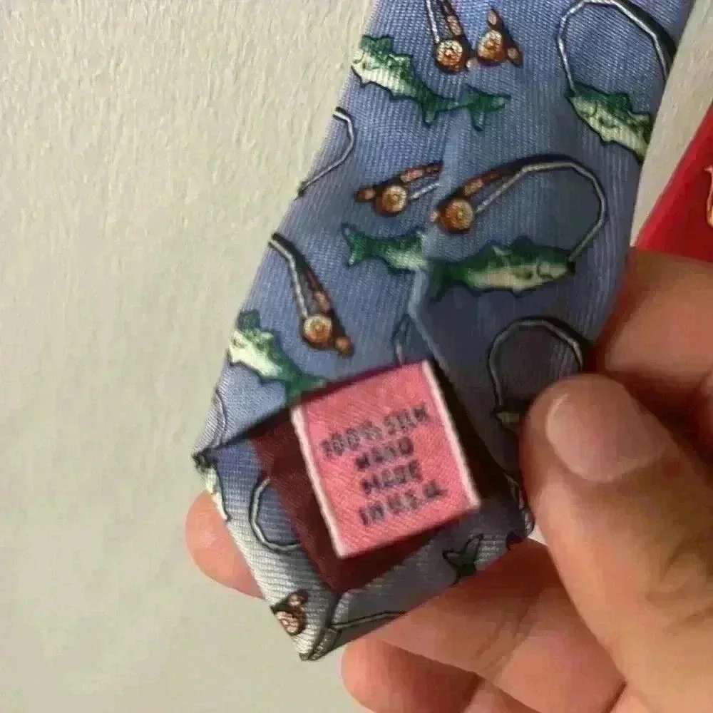 Men tie bundle