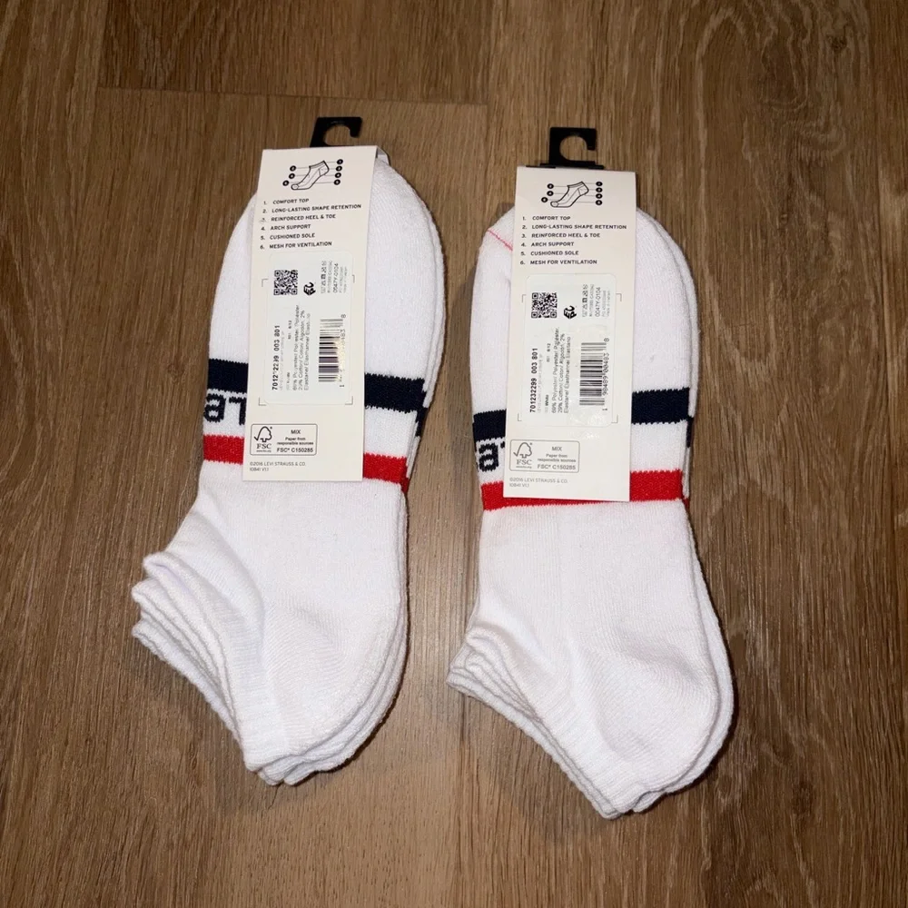 Levis 12 total
