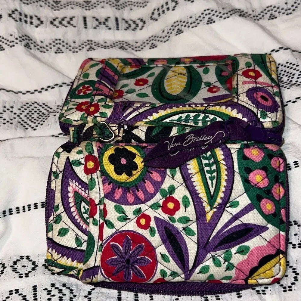 Vera Bradley Zip Around Wallet Wristlet – Floral Quilted Print