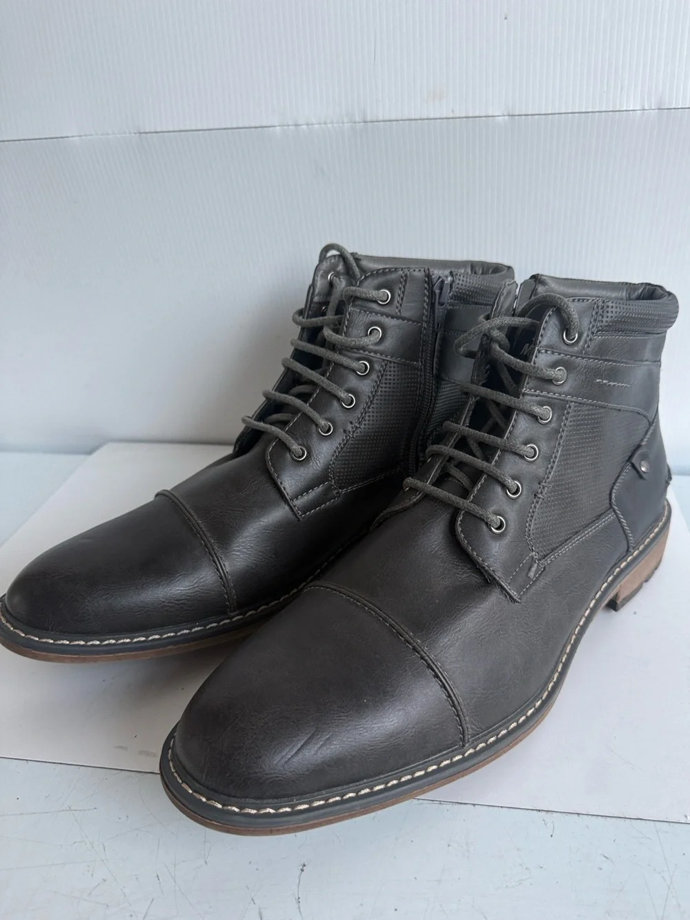 NEW Steve Madden M-Brix Ankle Chukka Boots Side Zip Size 10.5 Medium Gray