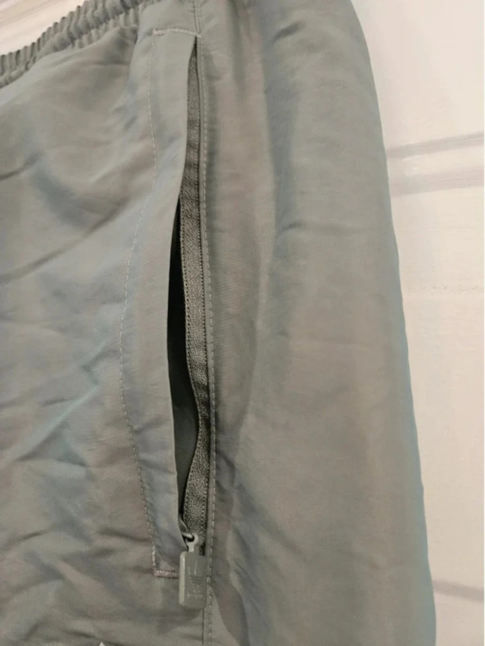 Adidas Rekive woven track pants IB8701 mens large athletic 2022 sports