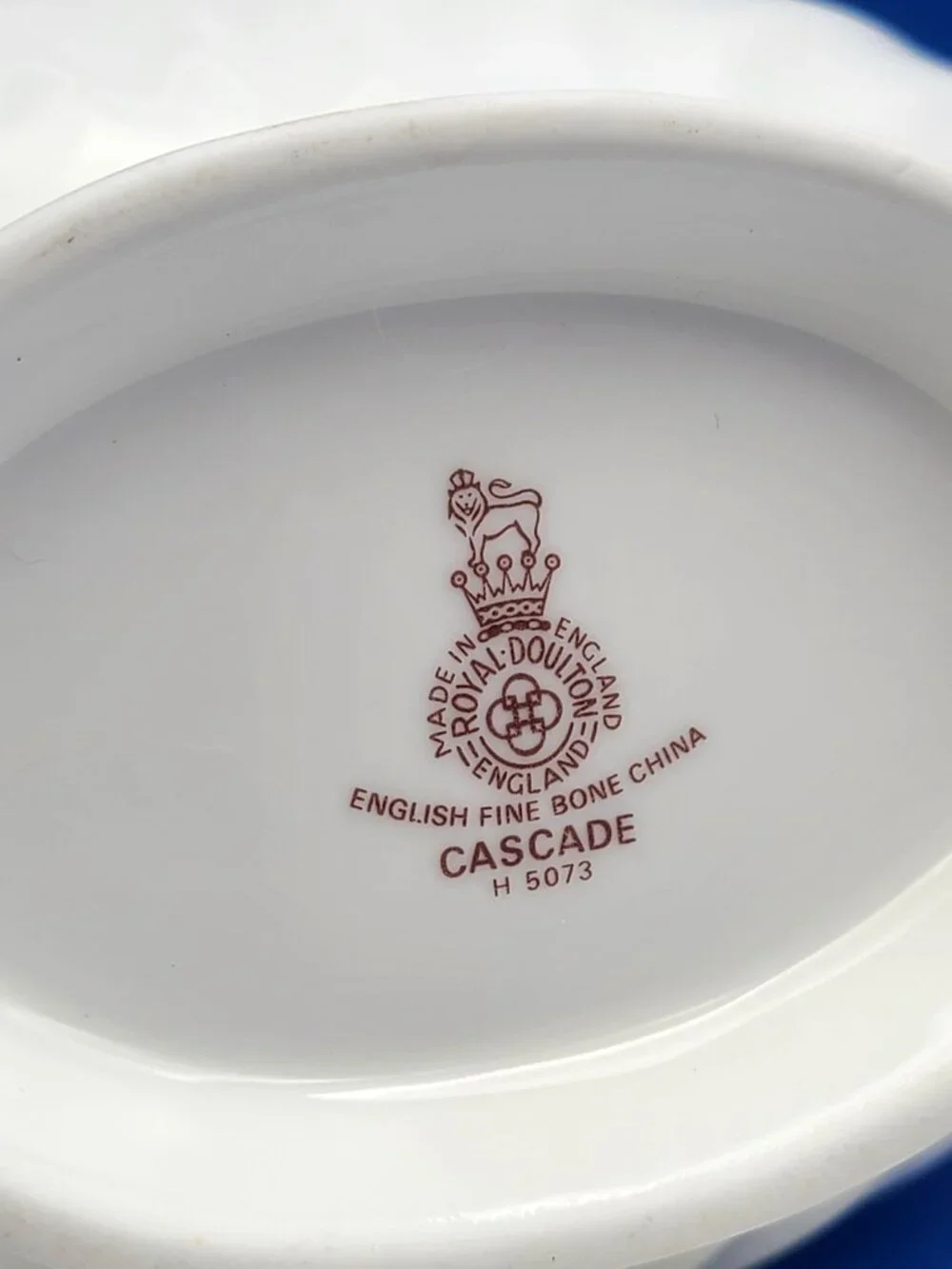 Royal Doulton Vintage Gravy Boat with Underplate Cascade H5073 White
