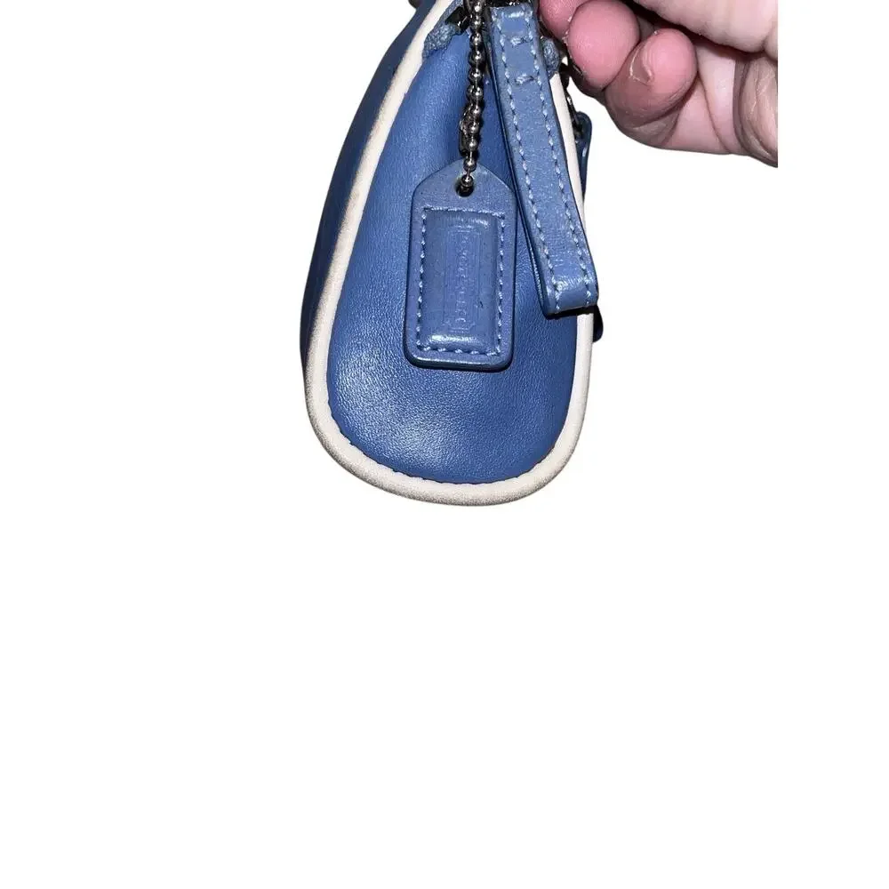 Coach featuring vintage approximate