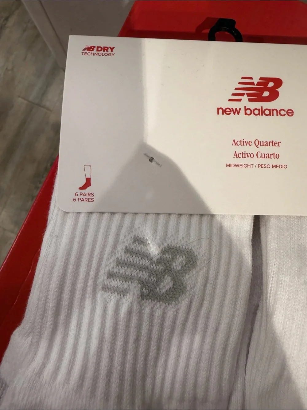 New Balance White Athletic active Quarter Socks with Gray Accents 6 pairs new