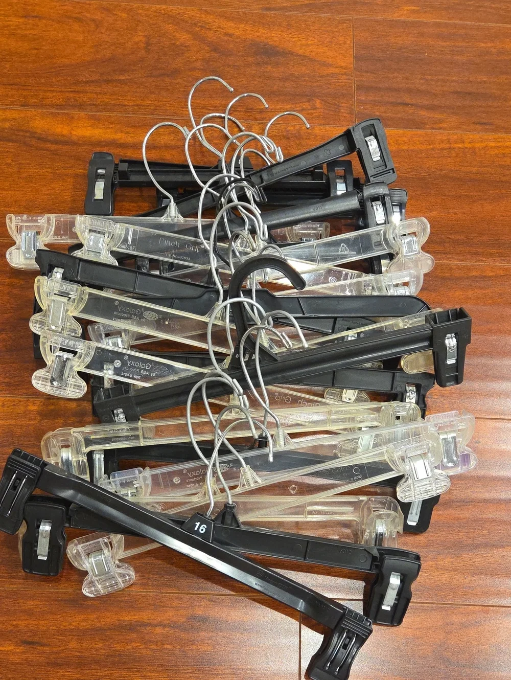 Bundle of 20 Hangers
