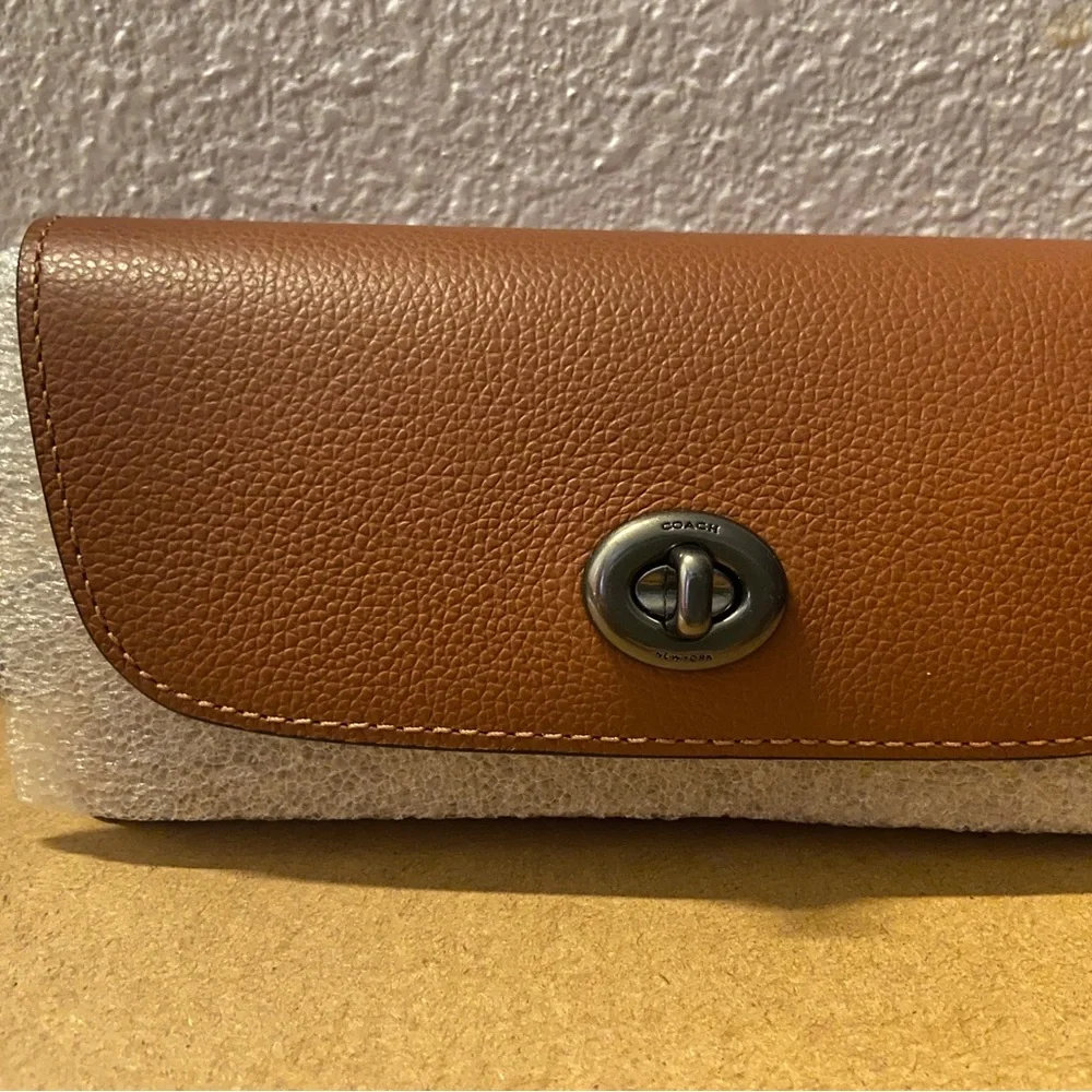 Coach plastic turn sunglasses