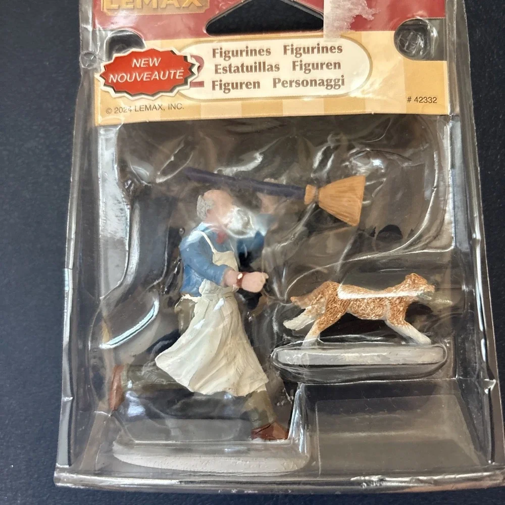 Lemax‎ Caddington Village Accessory Feline Fish Thief Runaway Cat Set Of 2 42332