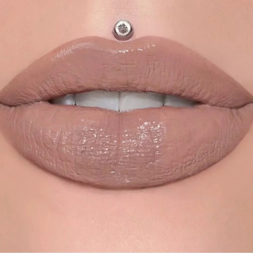 Jeffree Star coral supreme