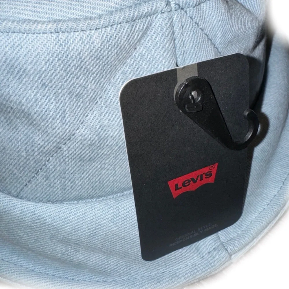 Levis new tags