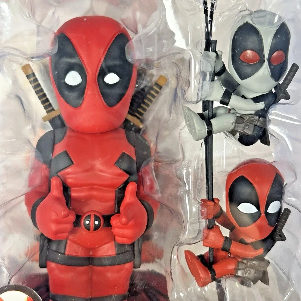 NECA Marvel Deadpool Limited Edition Gift Set Body Knockers Scalers Earbuds