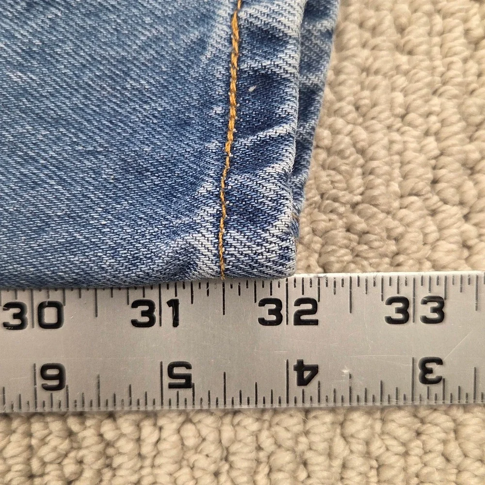 Vintage Levi's 550 Relaxed Fit‎ Jeans Medium Wash Blue Mens 40x32 Y2K
