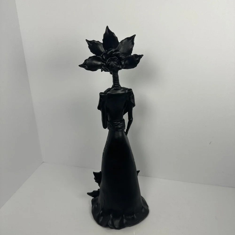 Decor of the Dead bring elegant