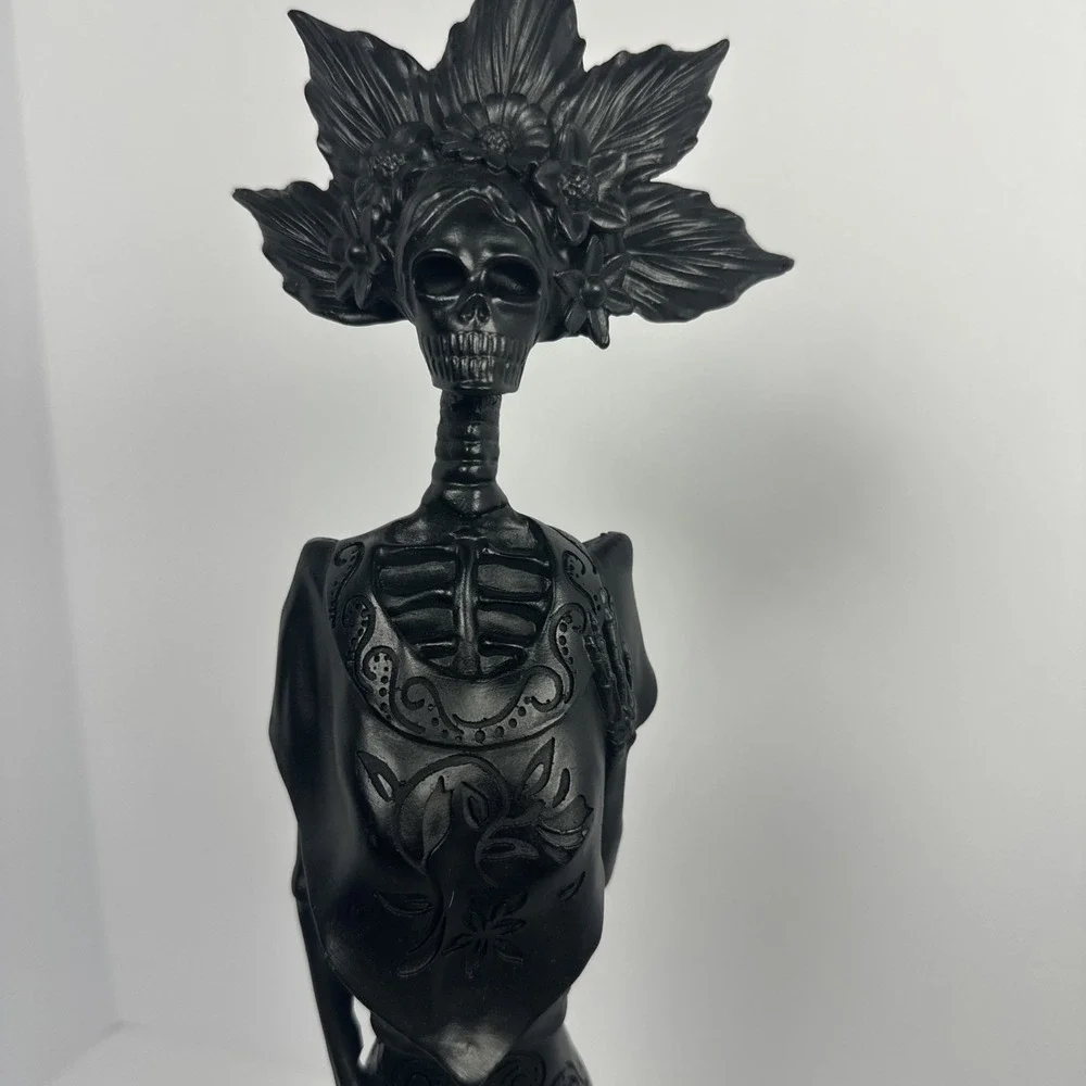 Decor of the Dead bring elegant