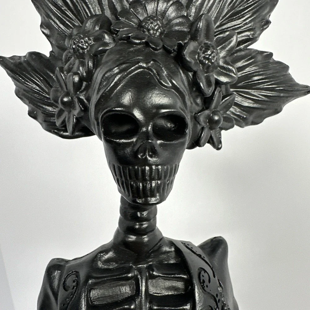 Black Floral Skeleton Lady Statue Gothic Halloween Table Decor