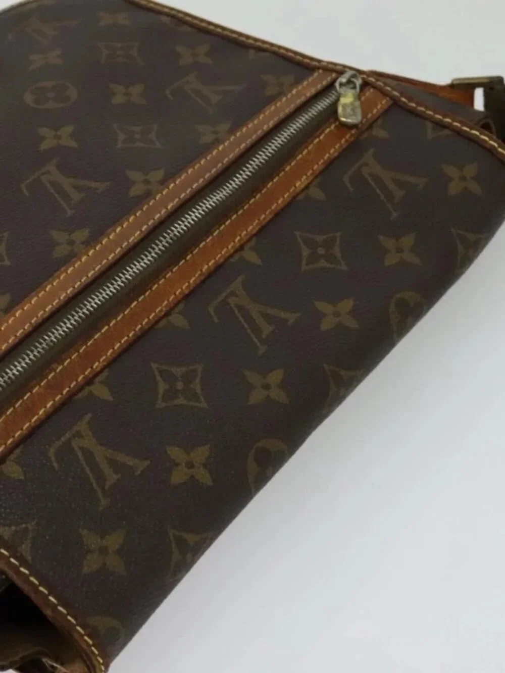 Louis Vuitton brand	louis vuitton