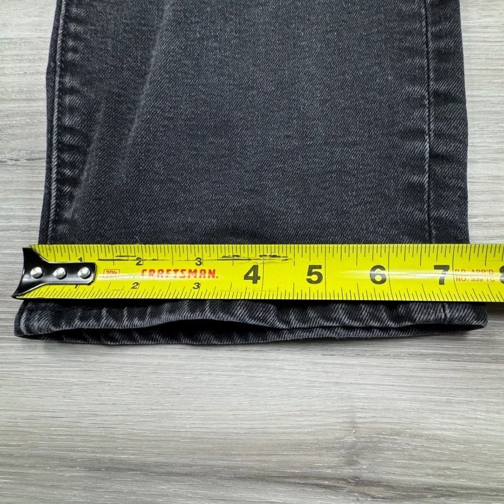 Levi's tone broken 541