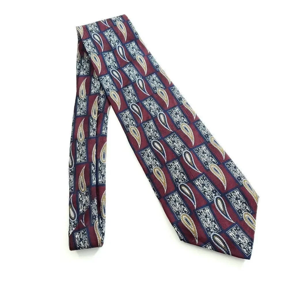 Ferrell Reed‎ Von Maur  Red Paisley Jacquard Print Abstract Short Wide Silk Tie