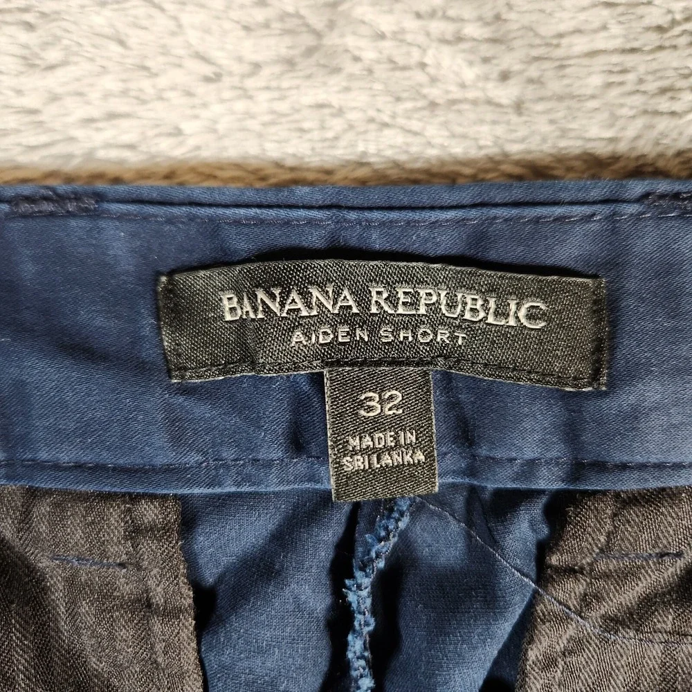 Banana Republic Shorts Men's 33X9 (Tag 32) Blue‎ Chino Aiden Stretch V/700031159