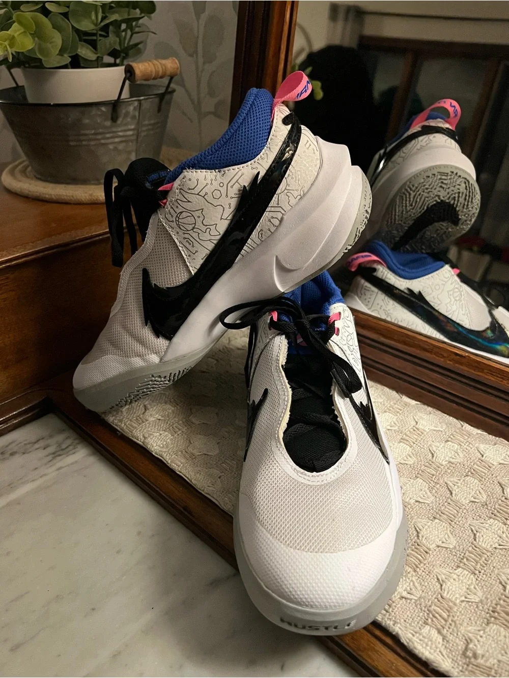 NIKE Team Hustle D10 SE Space Jam Basketball Sneakers White Blue Pink Girl's 5.5