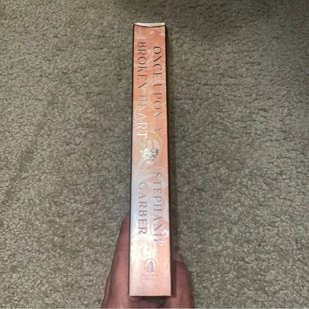 Once‎ Upon a Broken Heart Stephanie Garber Paperback Flatiron Books YA Fantasy