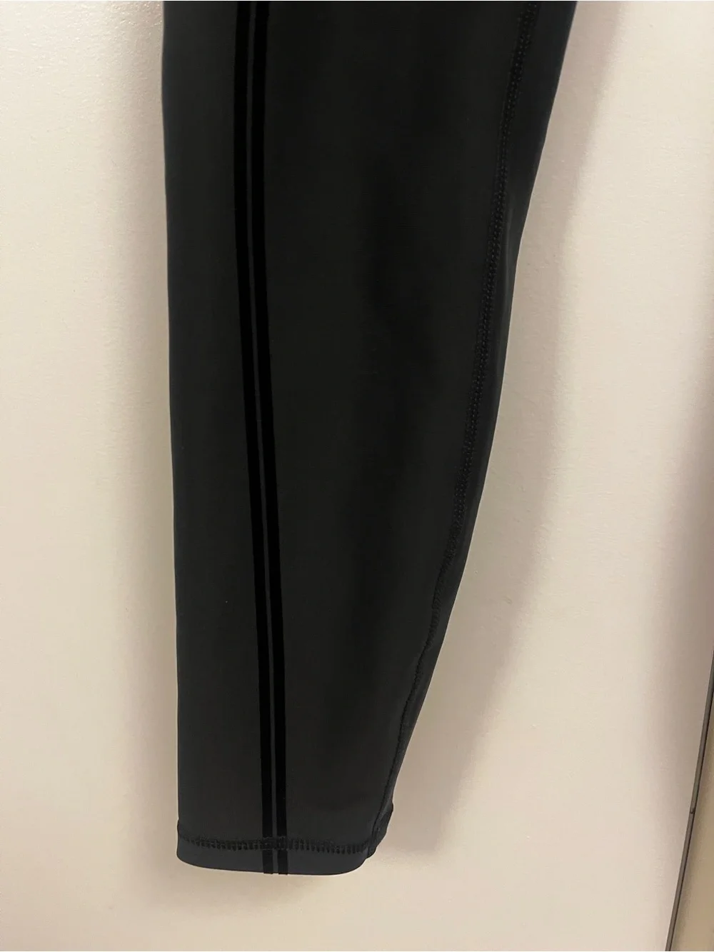 ALO Yoga Airlift High-Waist 7/8 Line Up Legging - black