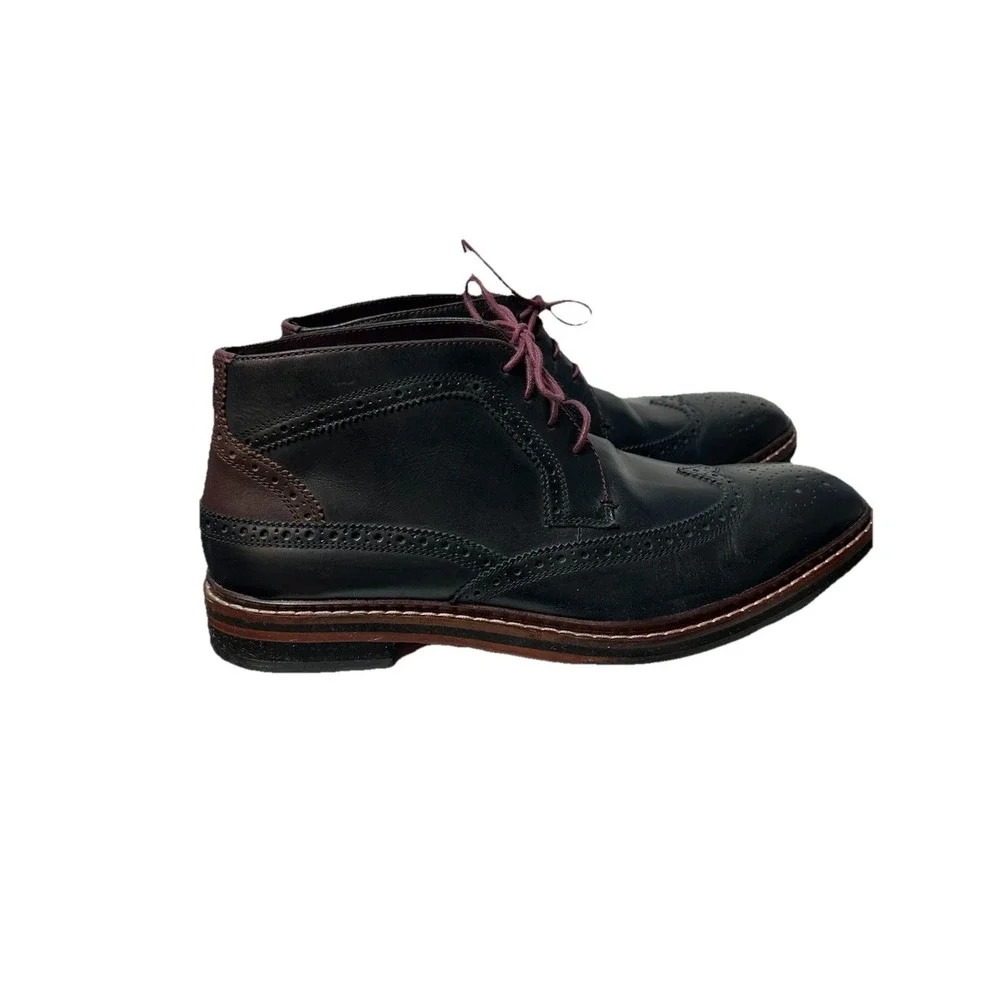 Ted Baker leather closure