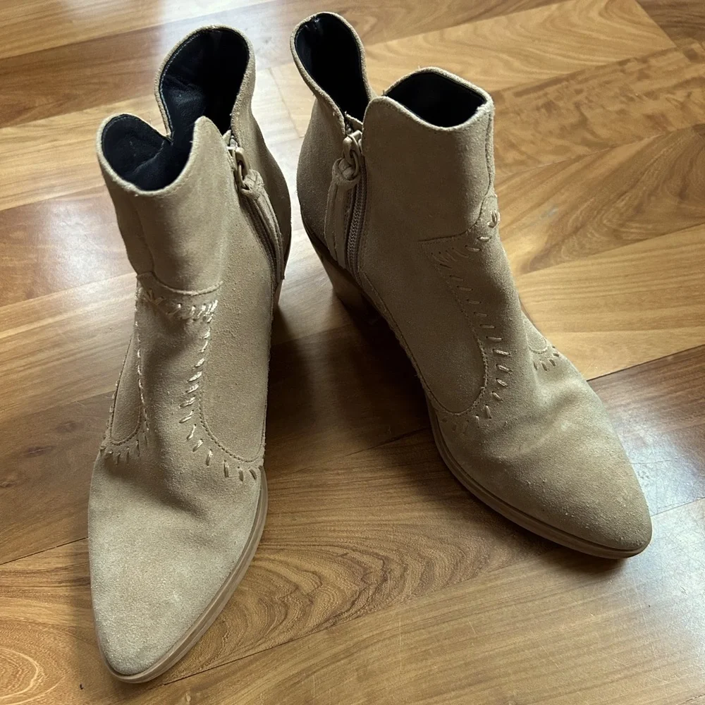 Rebecca Minkoff | Women’s taupe oiled suede Lulu ankle booties inside zip sz 7.5